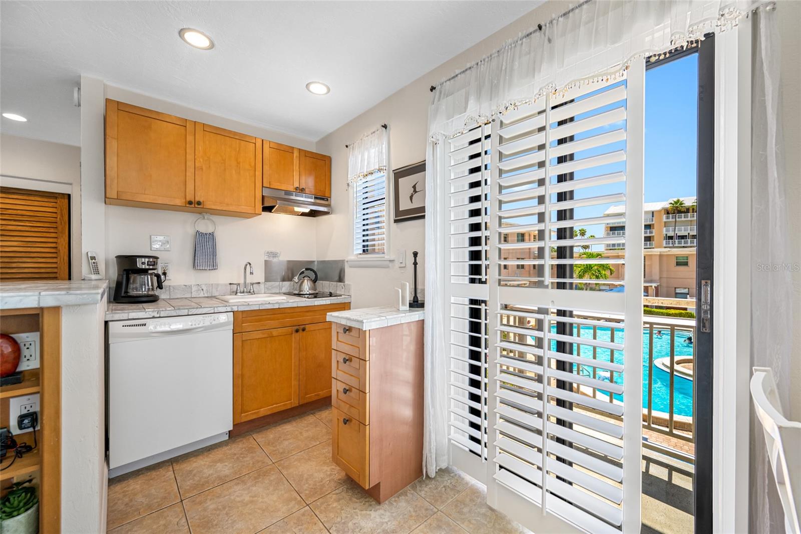Image 13 of 41 For 6700 Sunset Way 105