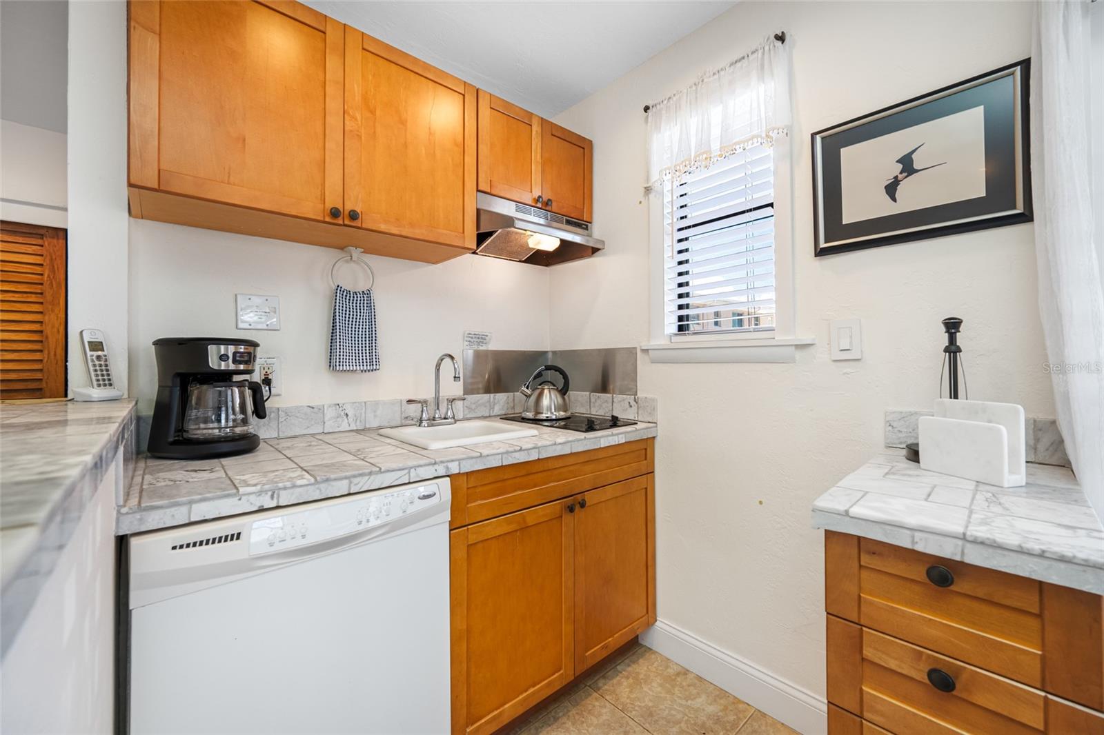 Image 14 of 41 For 6700 Sunset Way 105