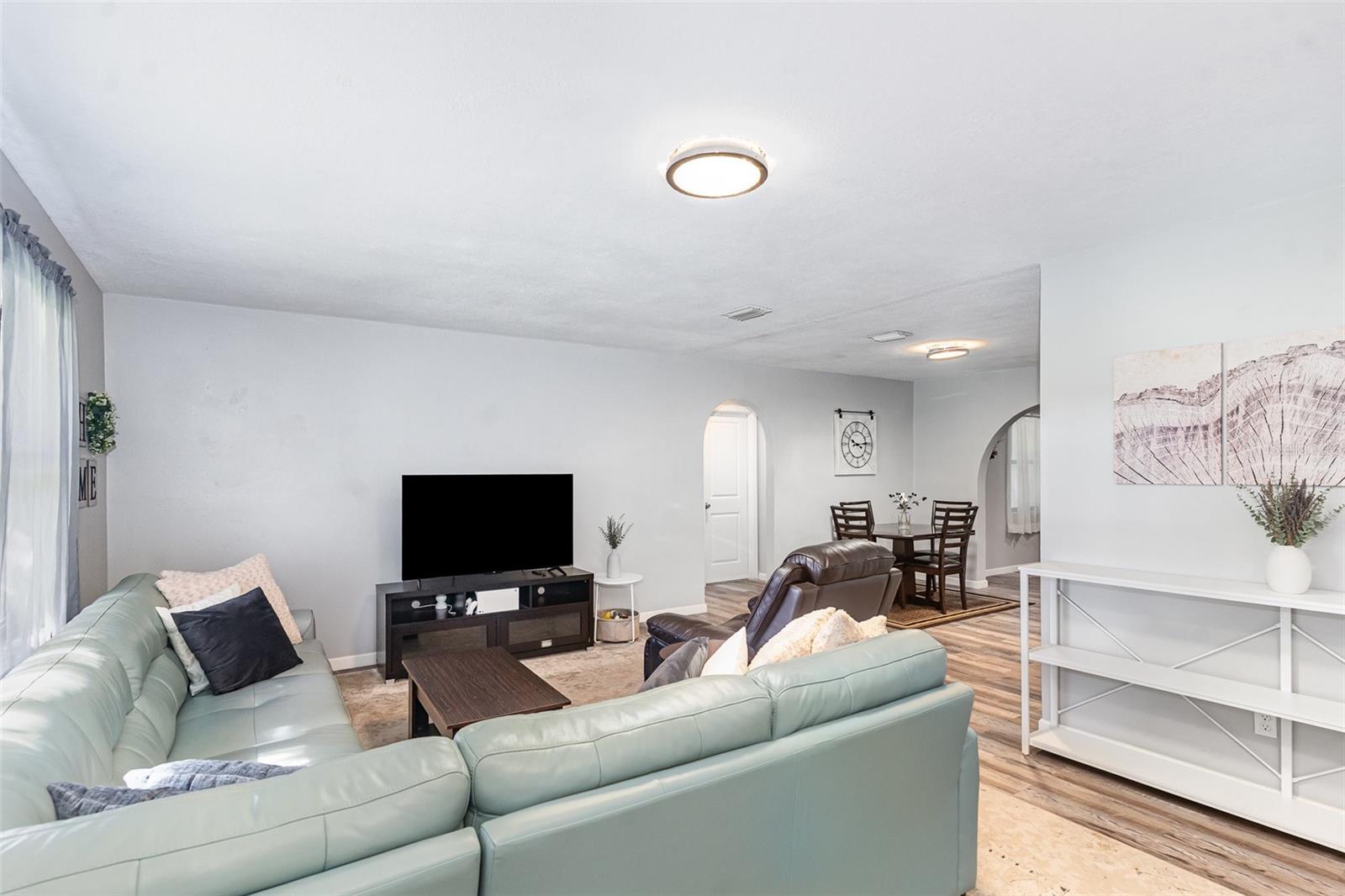 Image 5 of 31 For 8344 Sarazen Drive