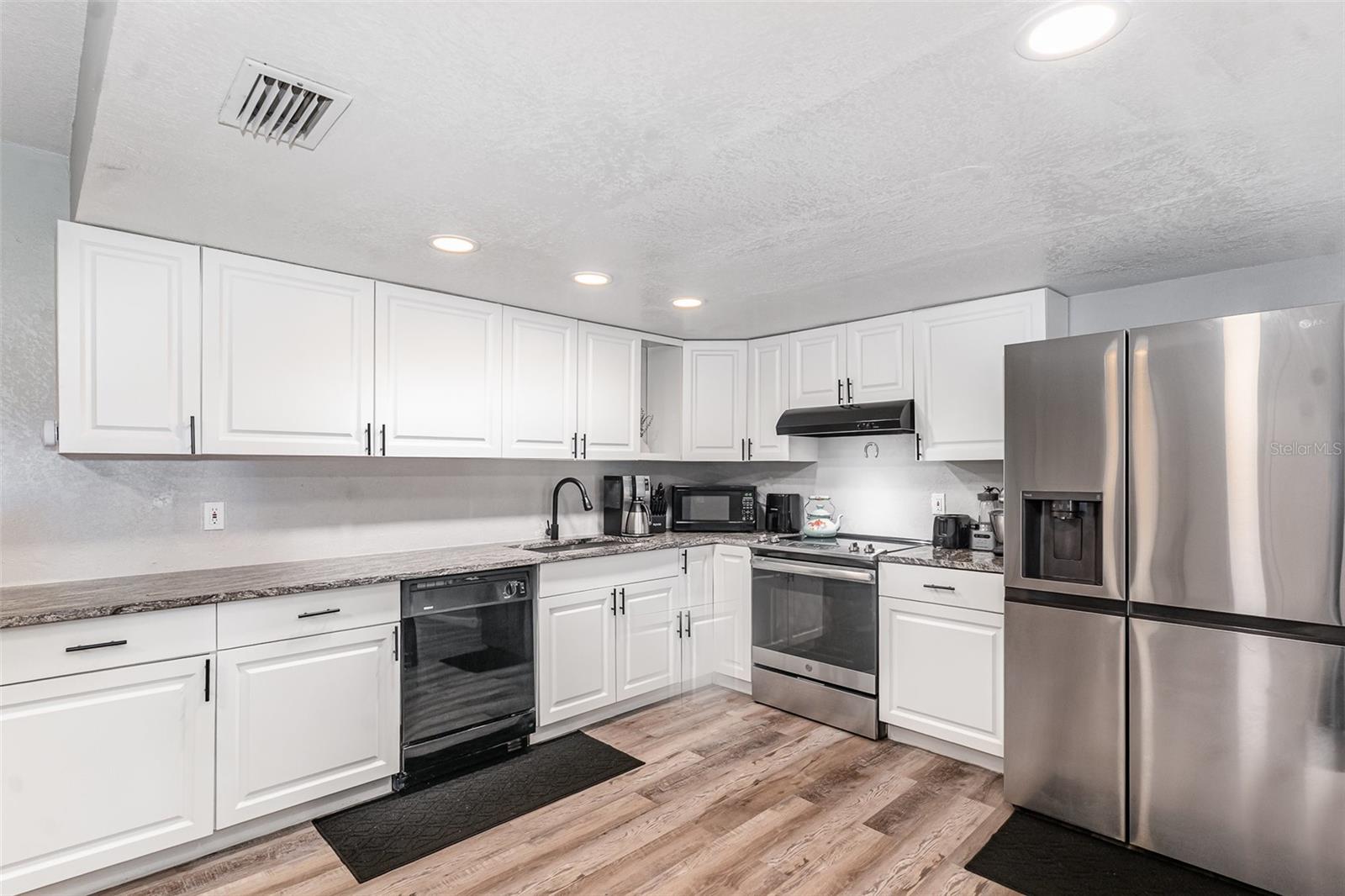 Image 7 of 31 For 8344 Sarazen Drive