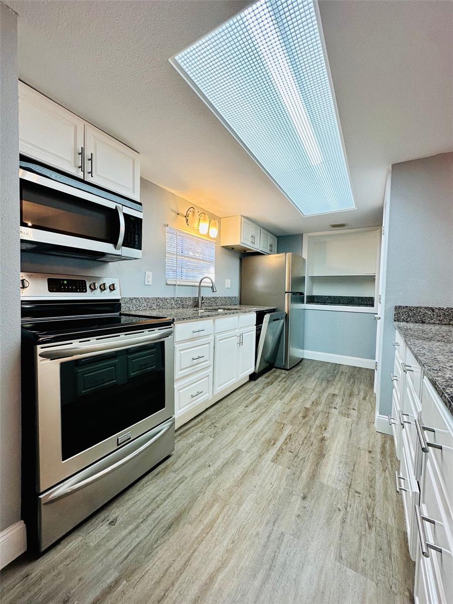 Image 9 of 16 For 8002 Hibiscus Drive 8002