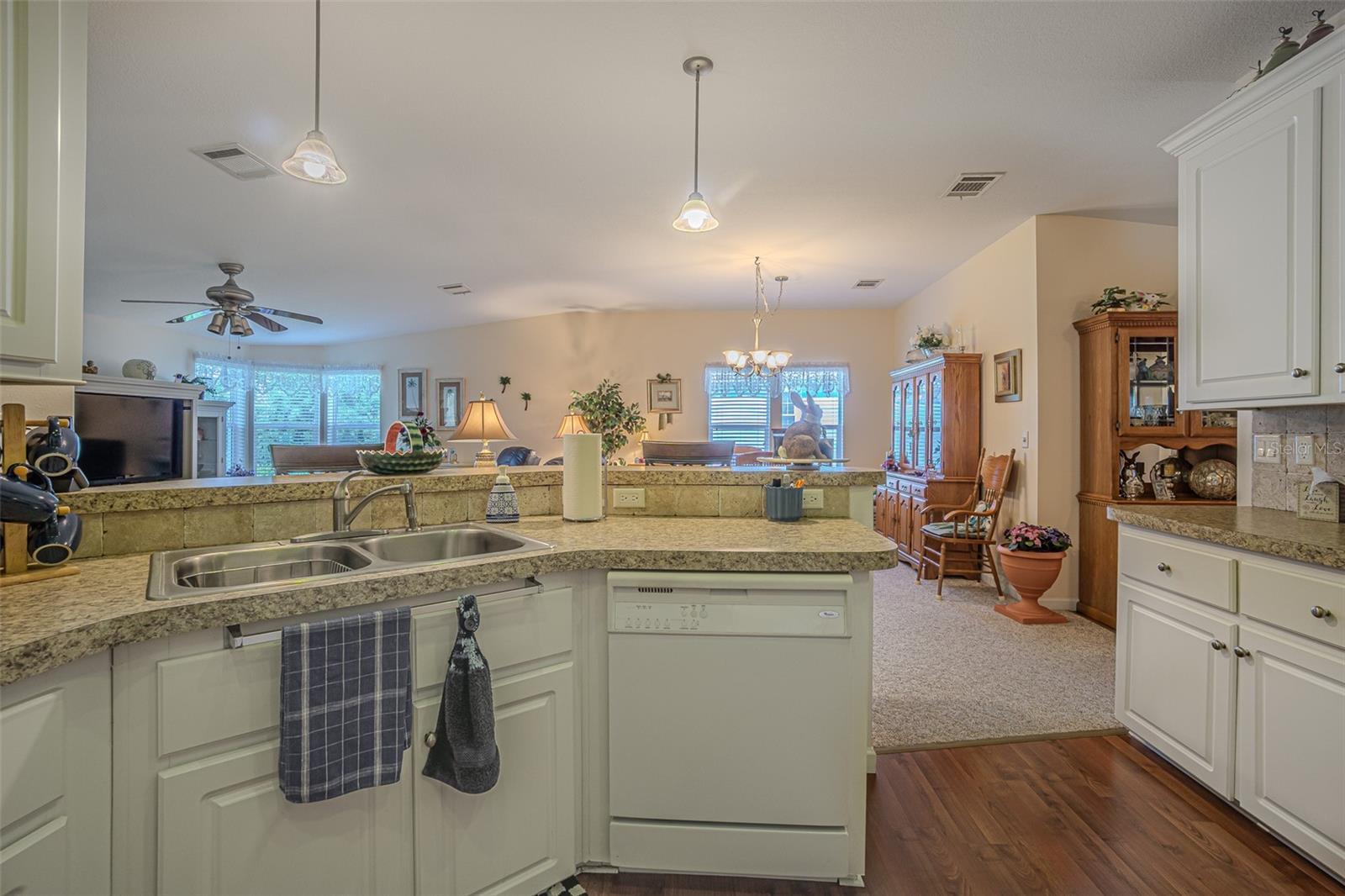 Image 4 of 47 For 7918 Kay Marie Avenue