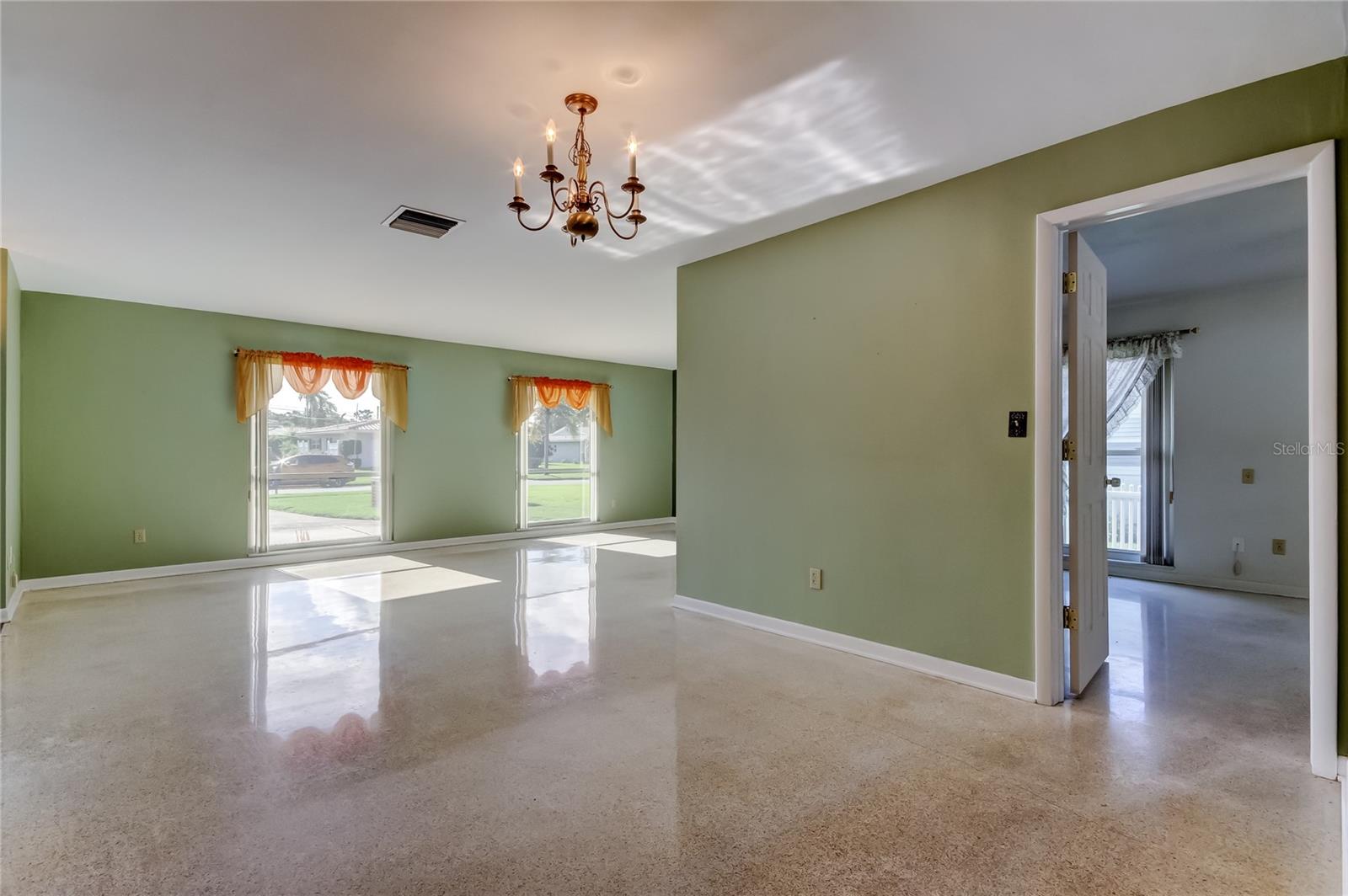 Image 12 of 92 For 10440 Monarch Drive