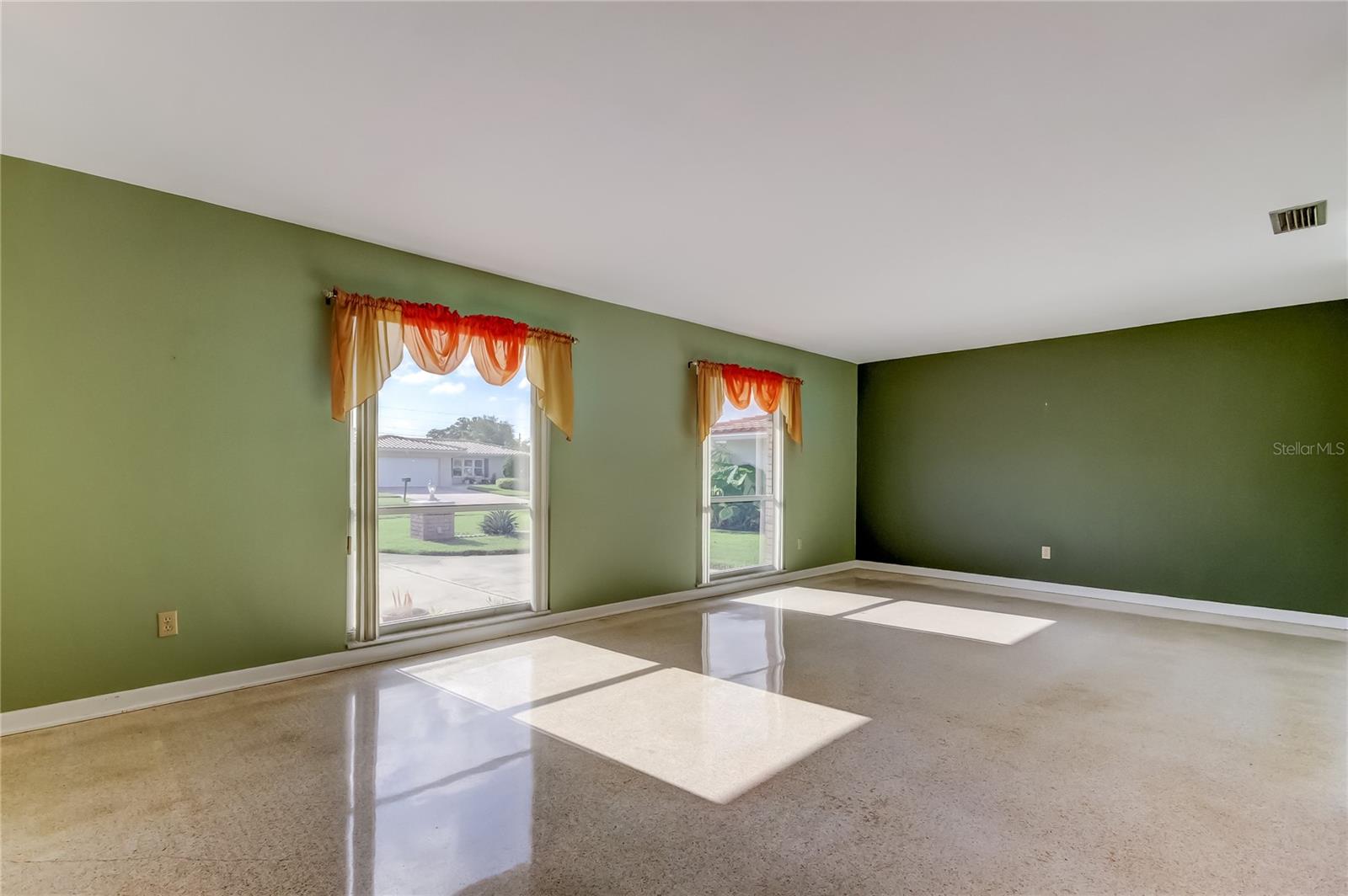 Image 6 of 92 For 10440 Monarch Drive