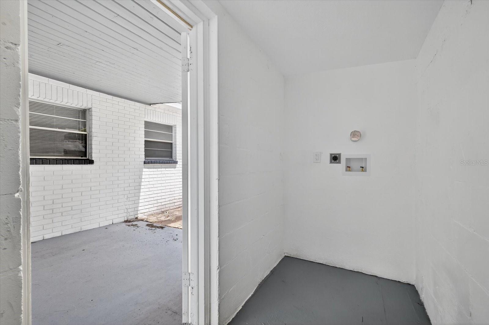 Image 9 of 33 For 2920 Clifton Street