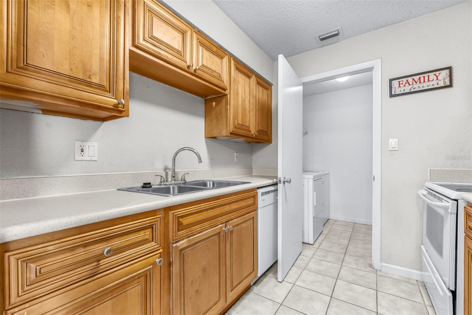 Image 10 of 29 For 13287 Arbor Pointe Circle 302