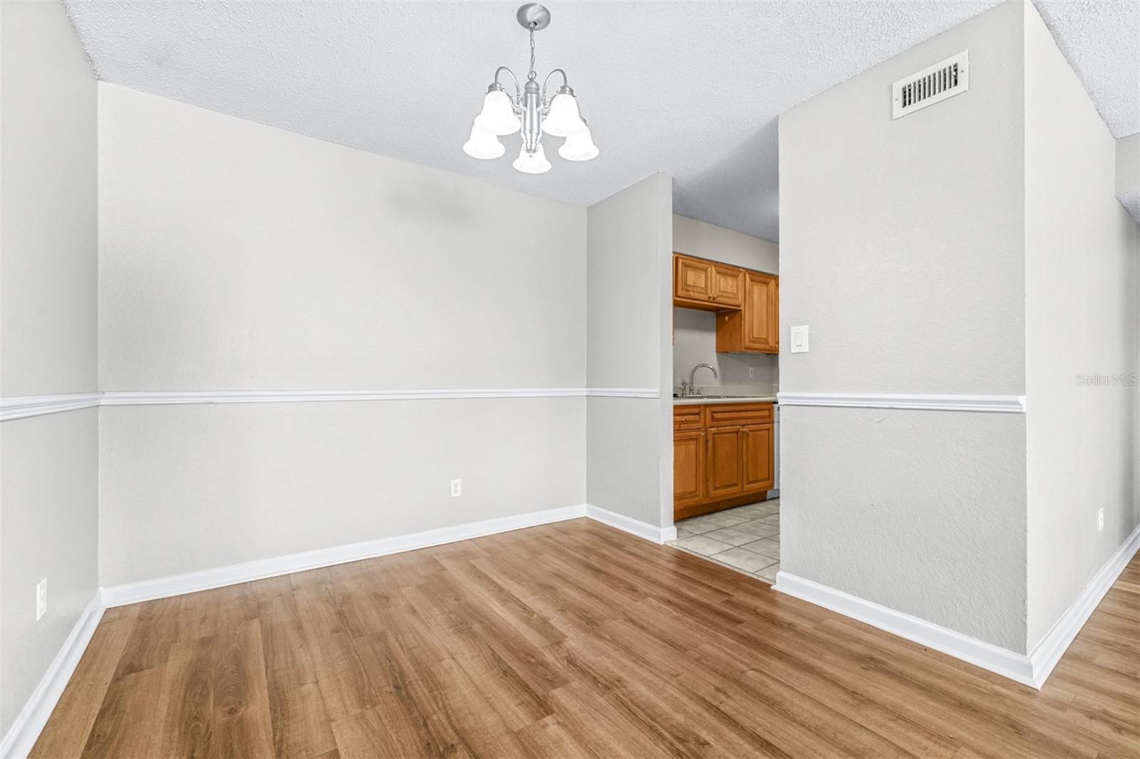 Image 9 of 29 For 13287 Arbor Pointe Circle 302