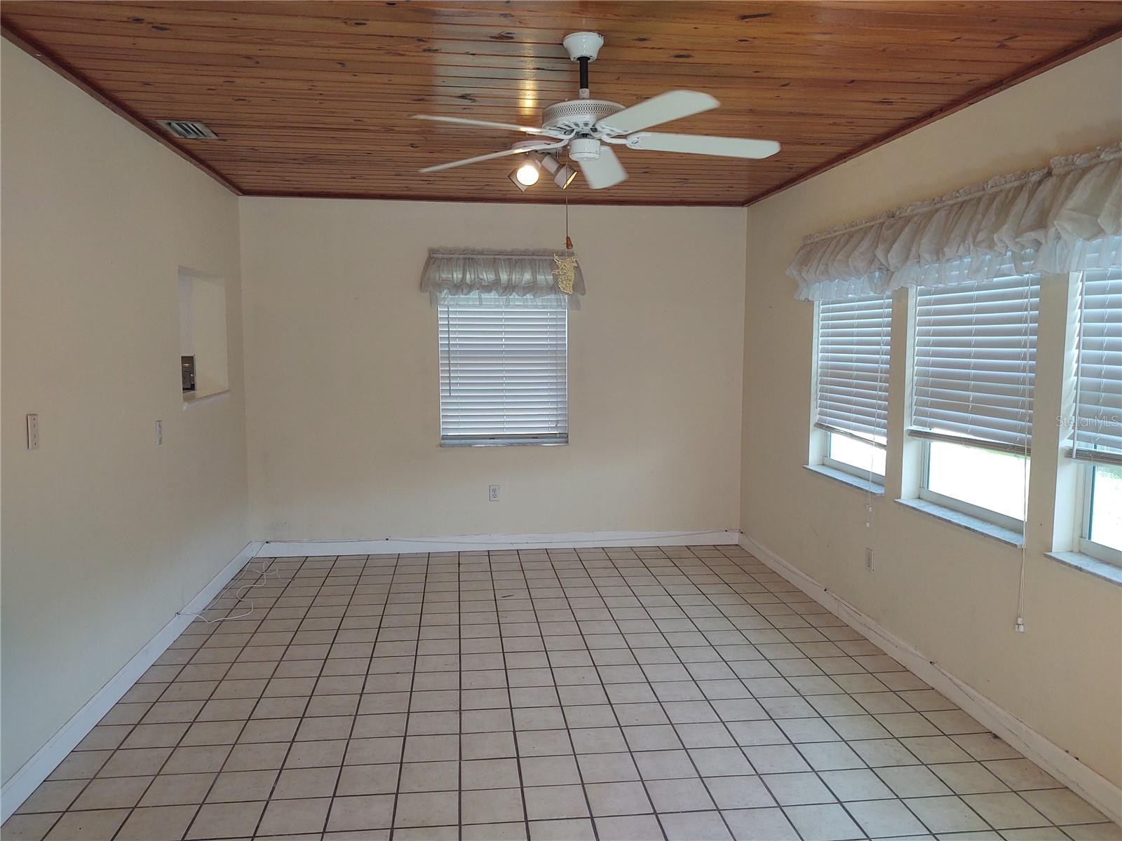Image 4 of 18 For 7841 Lightfoot Drive