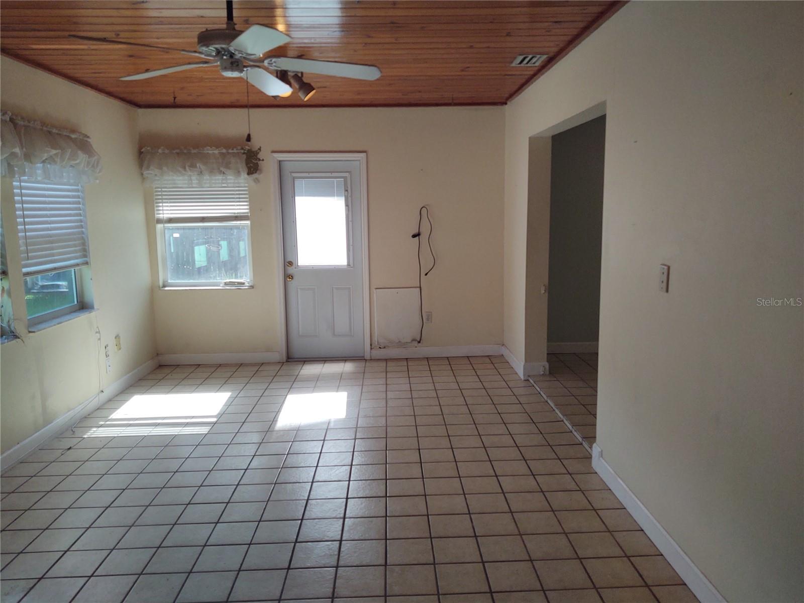 Image 5 of 18 For 7841 Lightfoot Drive