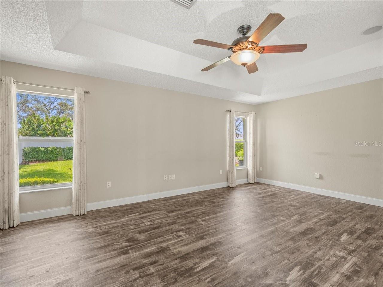 Image 19 of 59 For 14717 Linden Drive
