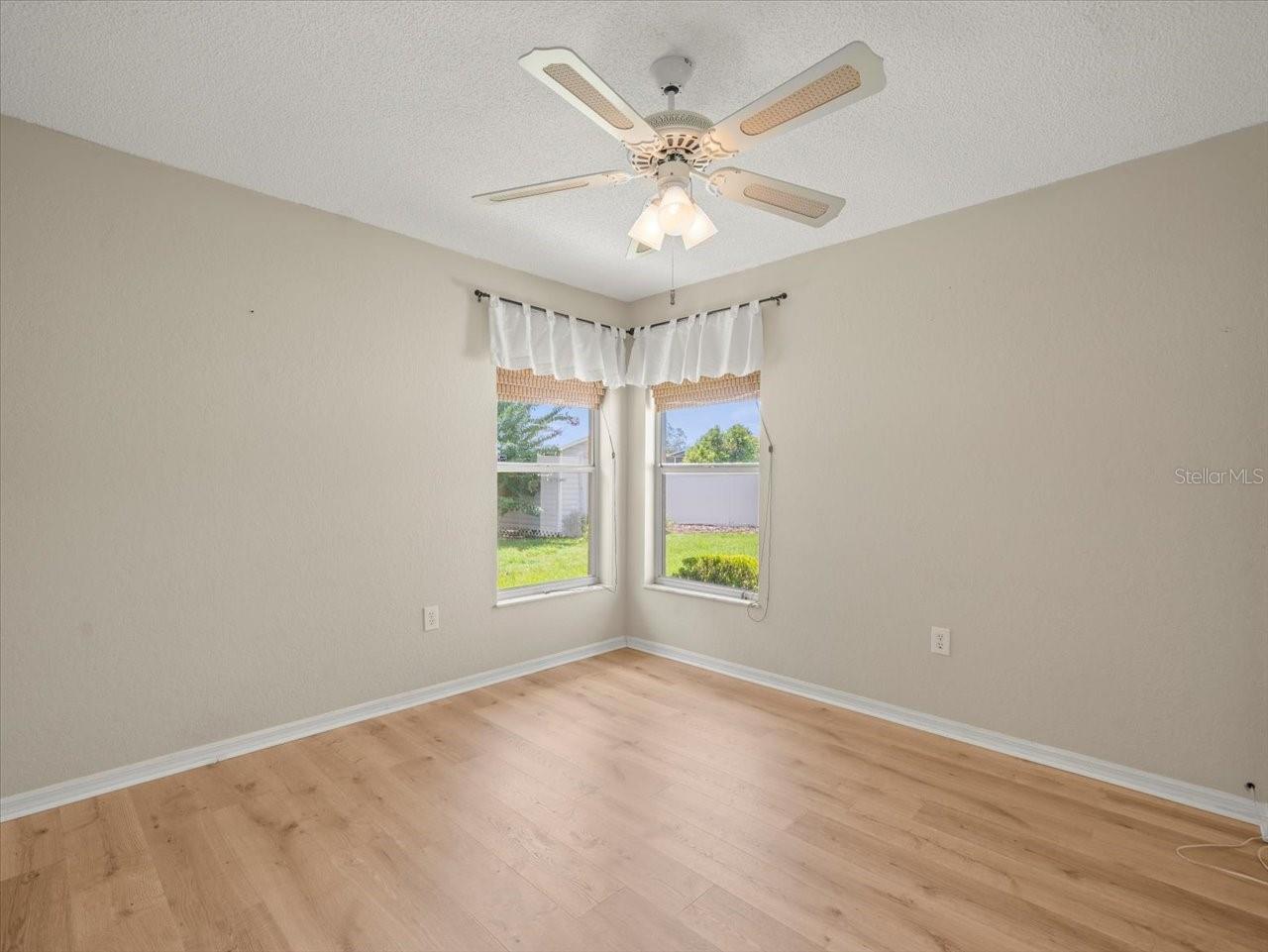Image 32 of 59 For 14717 Linden Drive