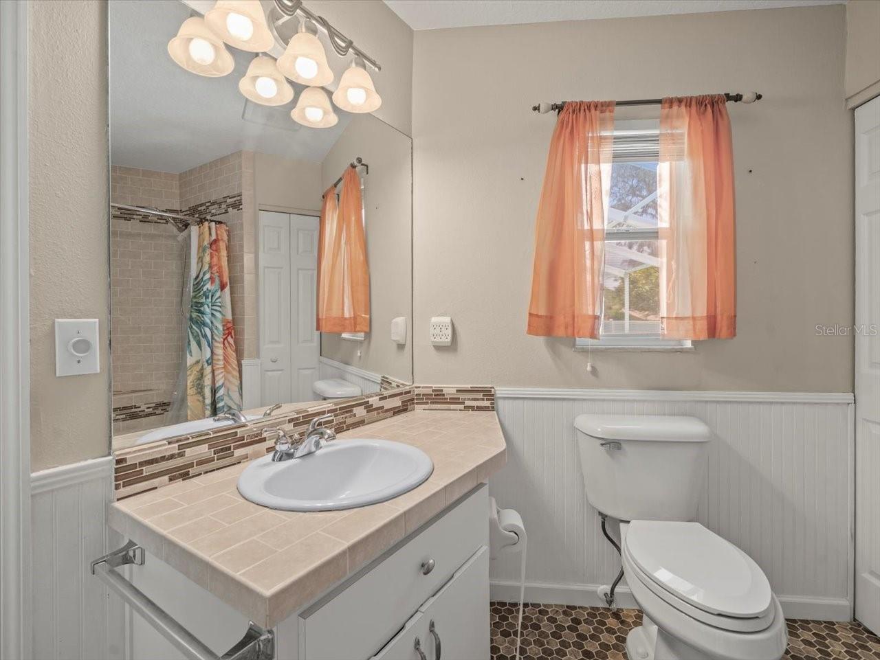 Image 35 of 59 For 14717 Linden Drive