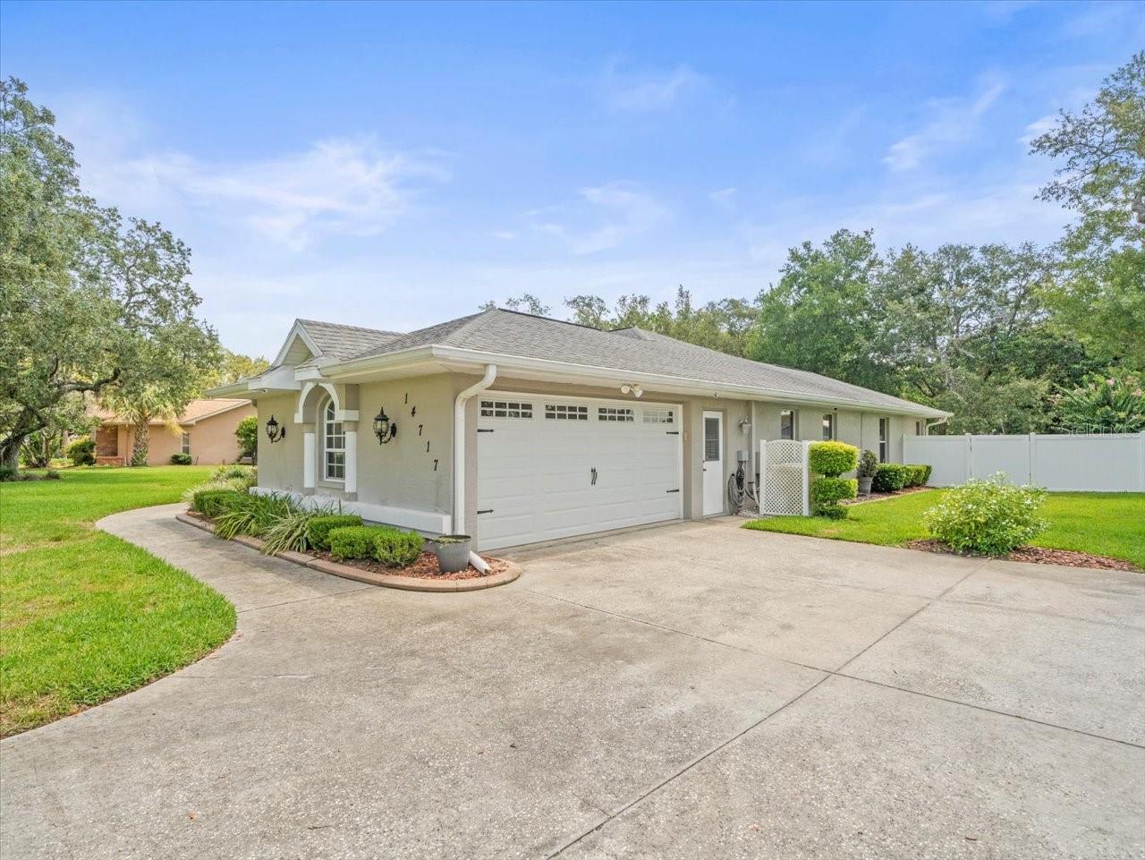 Image 51 of 59 For 14717 Linden Drive
