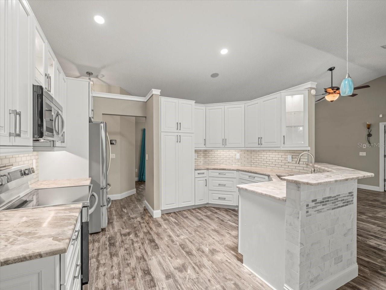 Image 9 of 59 For 14717 Linden Drive