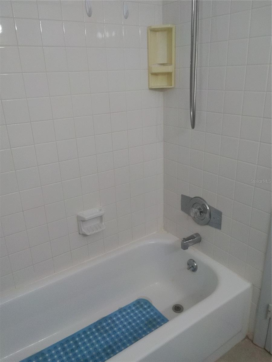 Image 10 of 10 For 390 301 Boulevard W 8d