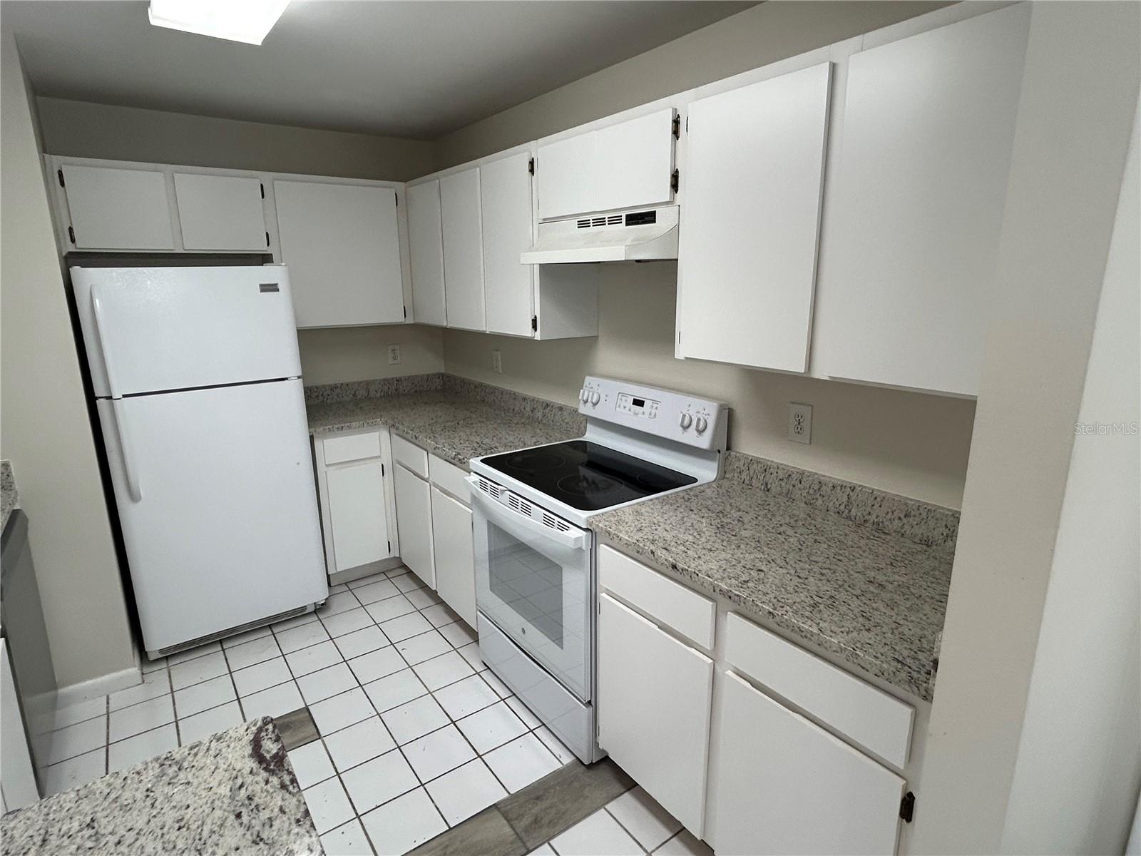 Image 11 of 44 For 3002 Cleveland Street B7