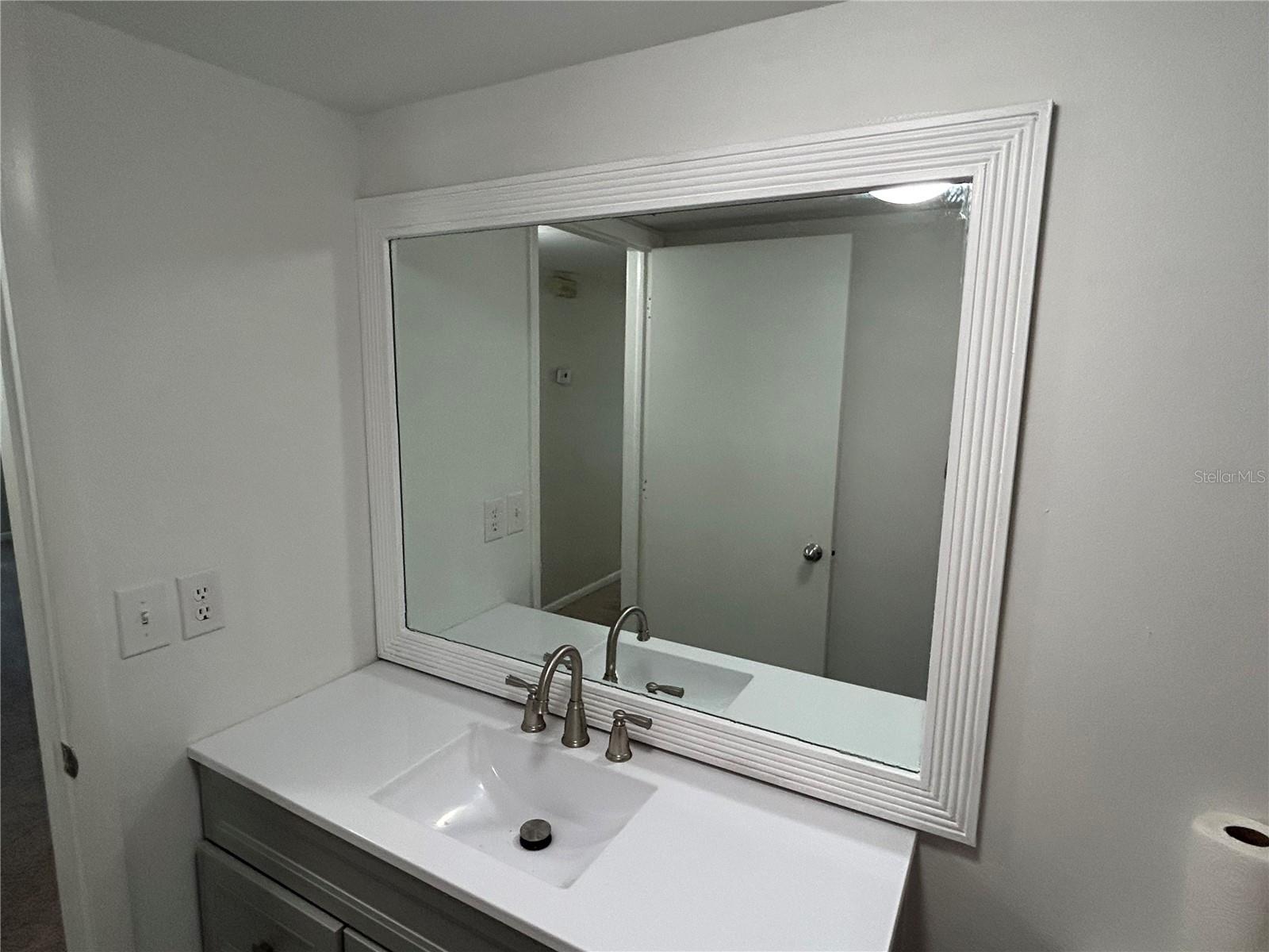 Image 15 of 44 For 3002 Cleveland Street B7