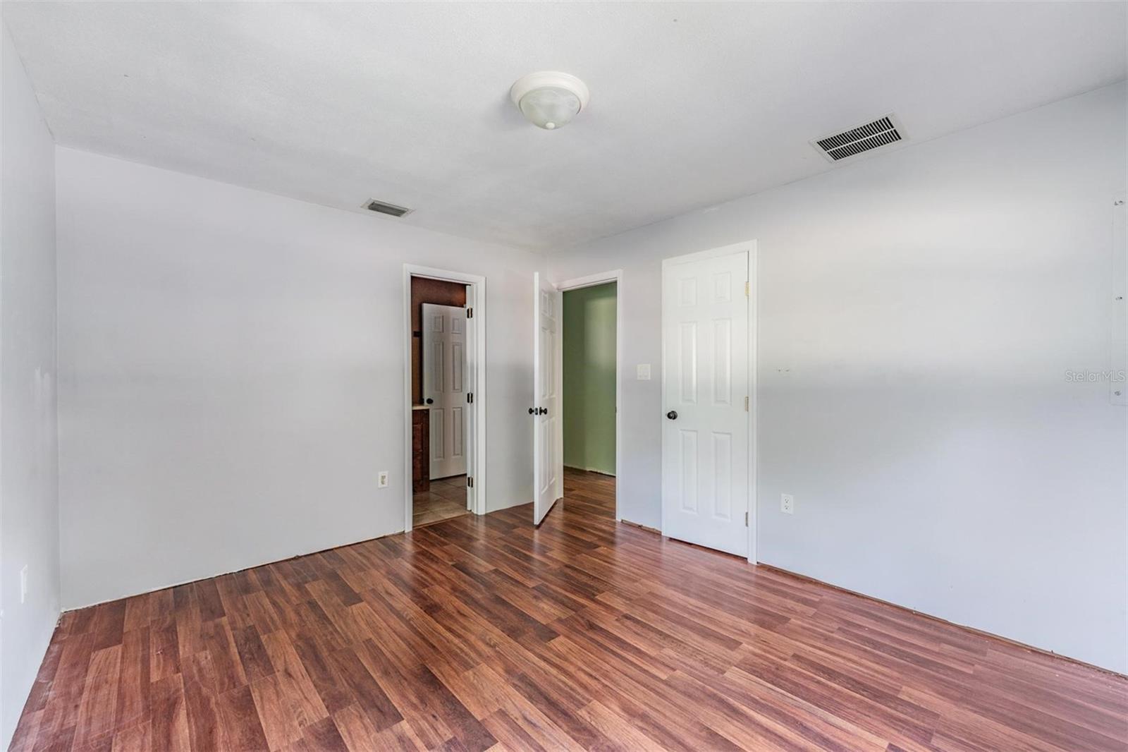 Image 18 of 33 For 154 Knight Street