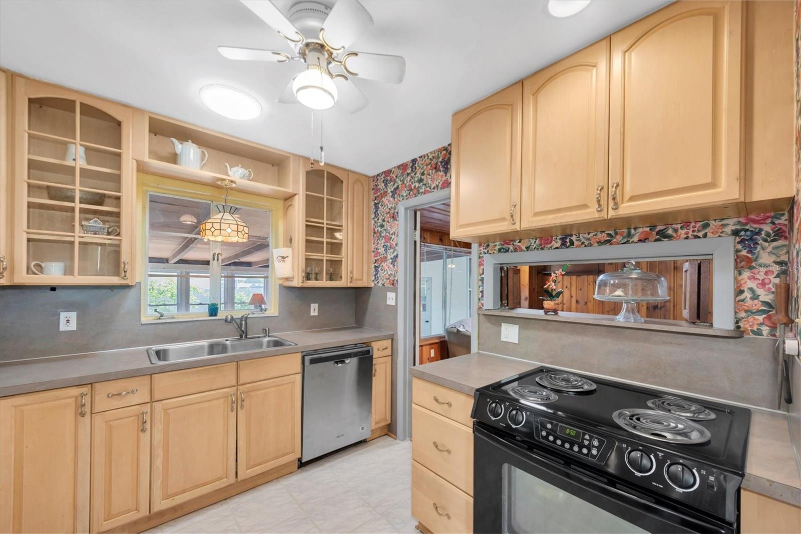 Image 10 of 41 For 125 49th Street N