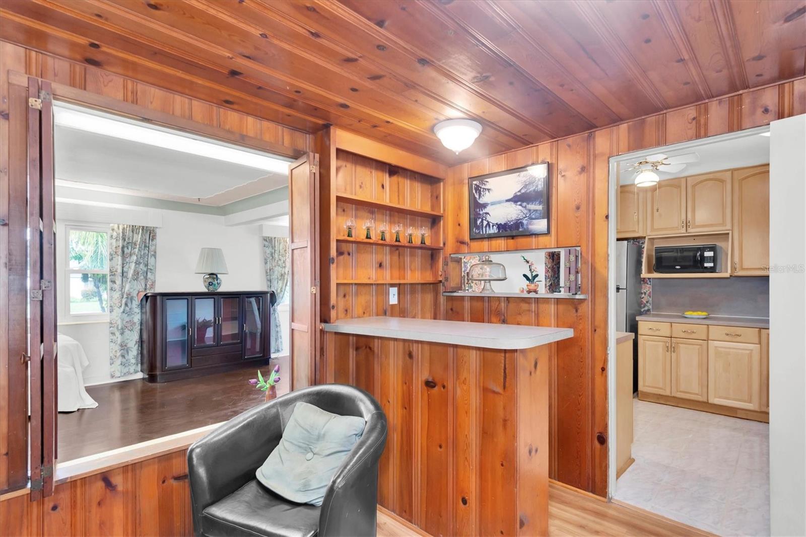 Image 16 of 41 For 125 49th Street N