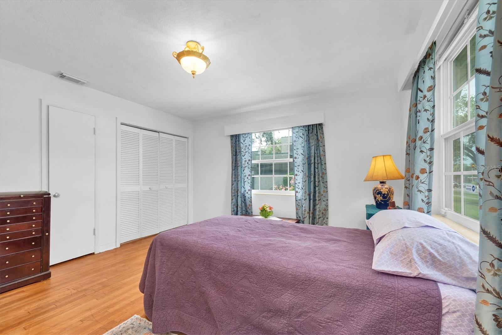 Image 19 of 41 For 125 49th Street N