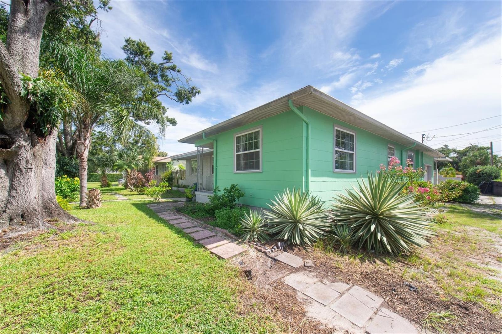 Image 37 of 41 For 125 49th Street N
