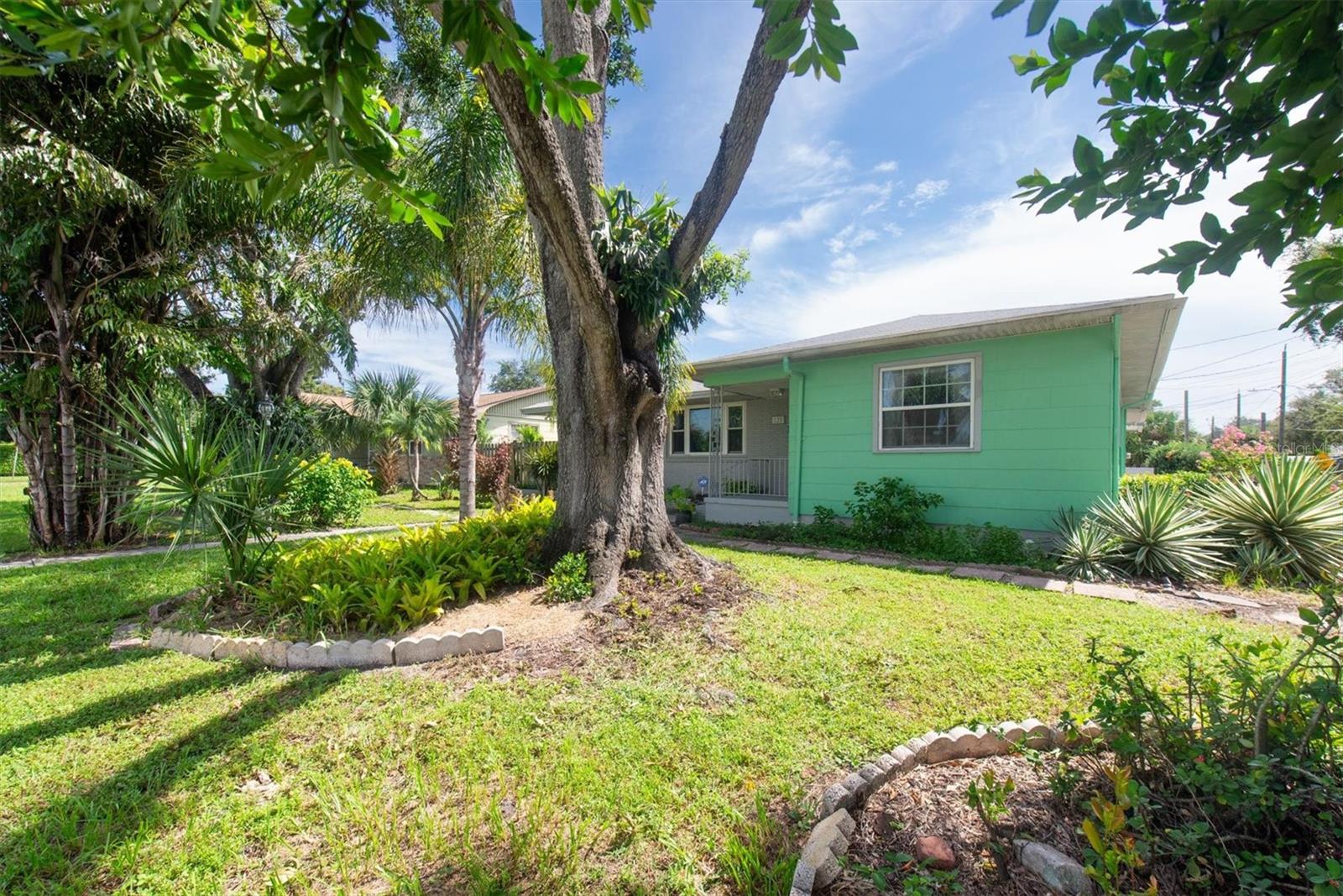 Image 38 of 41 For 125 49th Street N