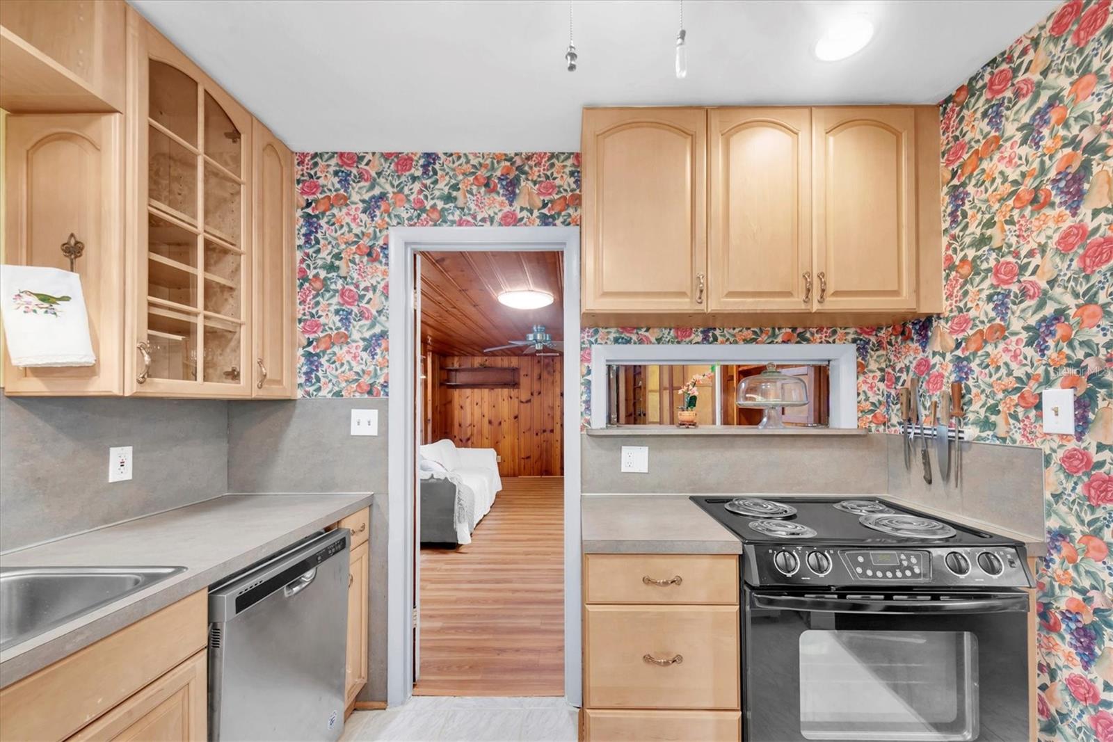 Image 8 of 41 For 125 49th Street N