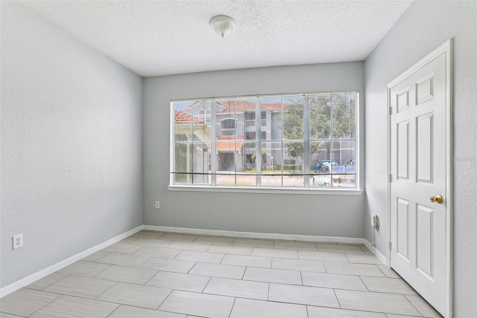 Image 14 of 25 For 18001 Richmond Place Drive 117