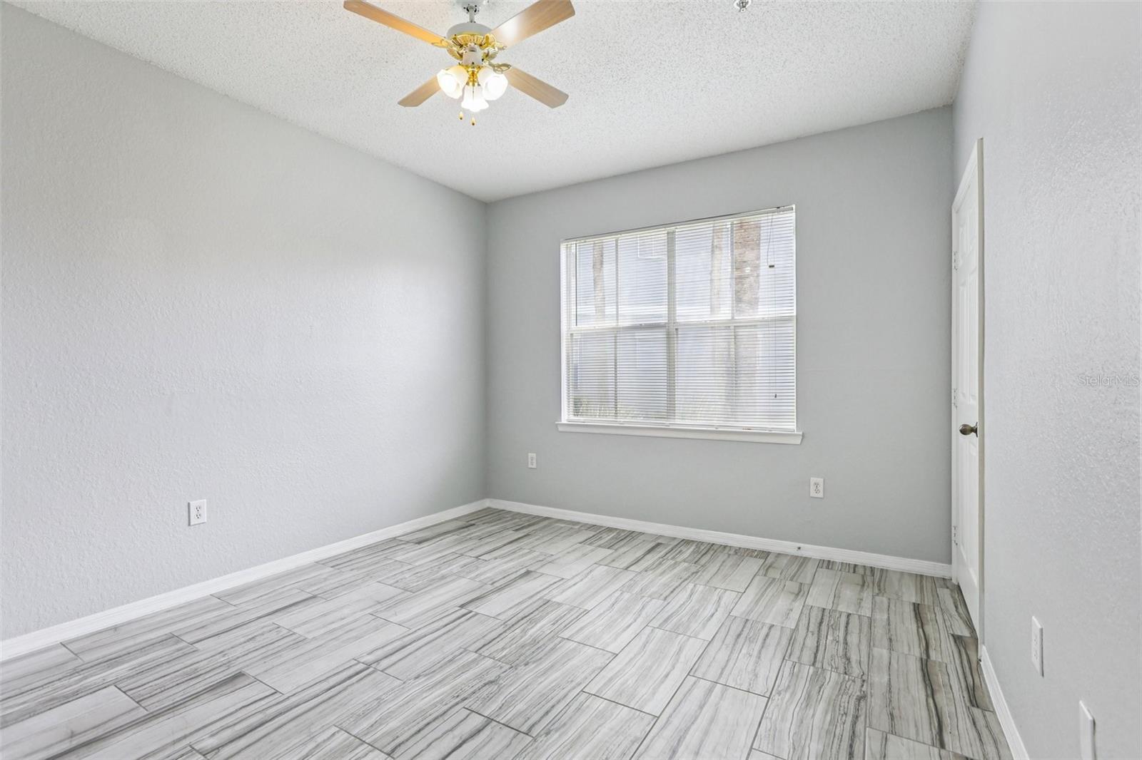Image 16 of 25 For 18001 Richmond Place Drive 117