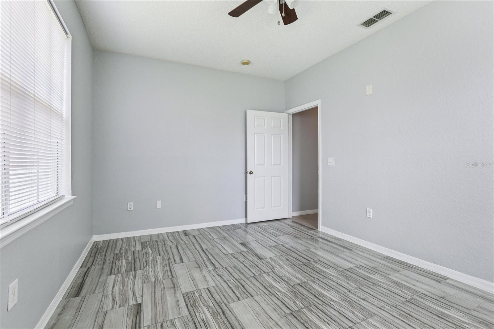 Image 20 of 25 For 18001 Richmond Place Drive 117