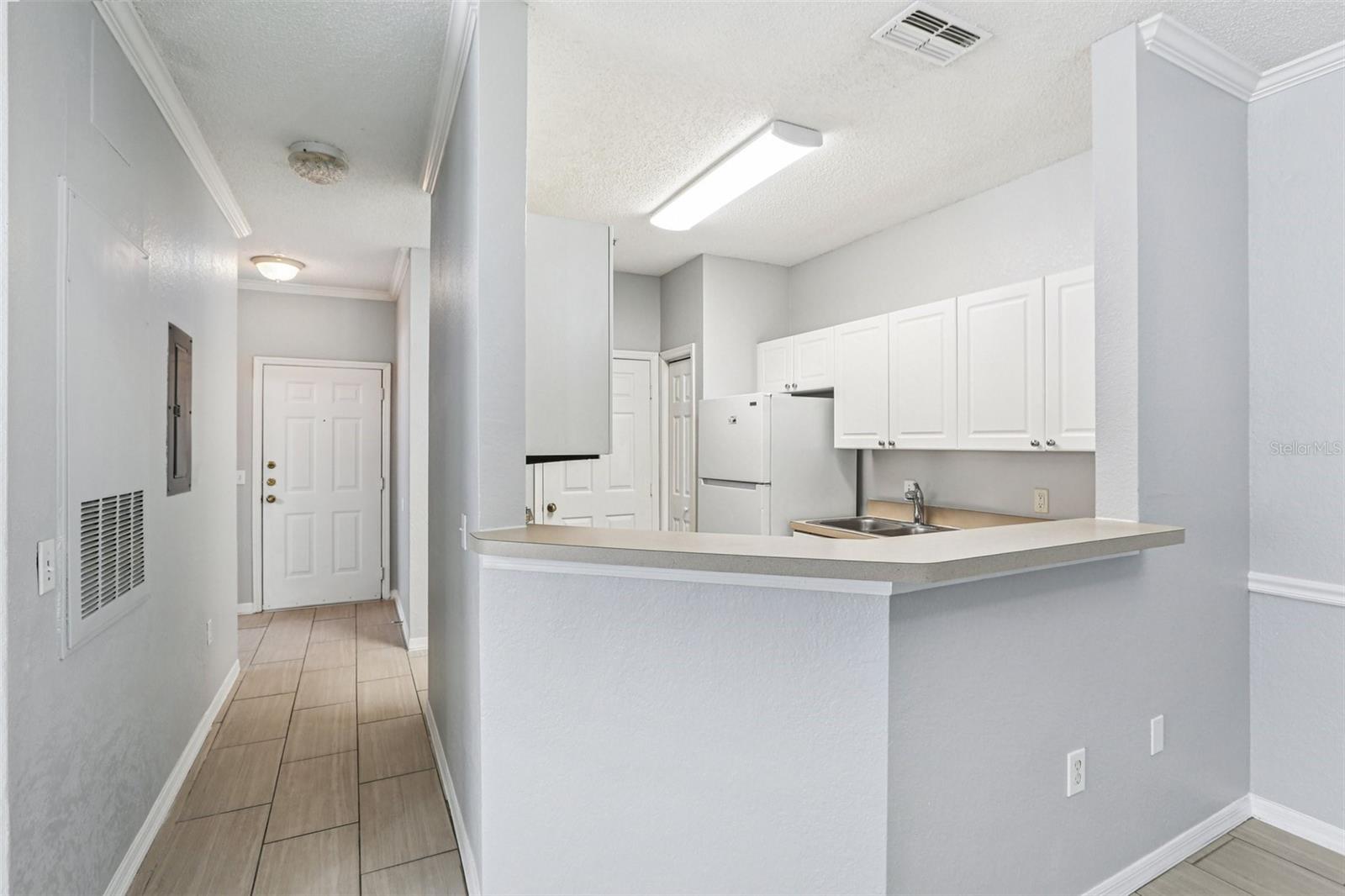 Image 7 of 25 For 18001 Richmond Place Drive 117