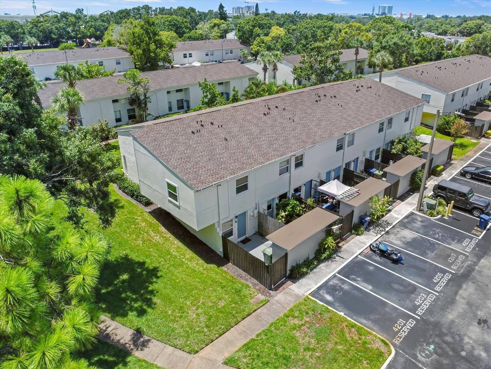 Image 16 of 18 For 4201 La Palma Court