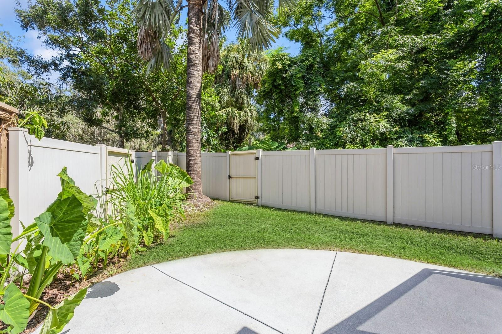 Image 23 of 25 For 2018 Philippe Court