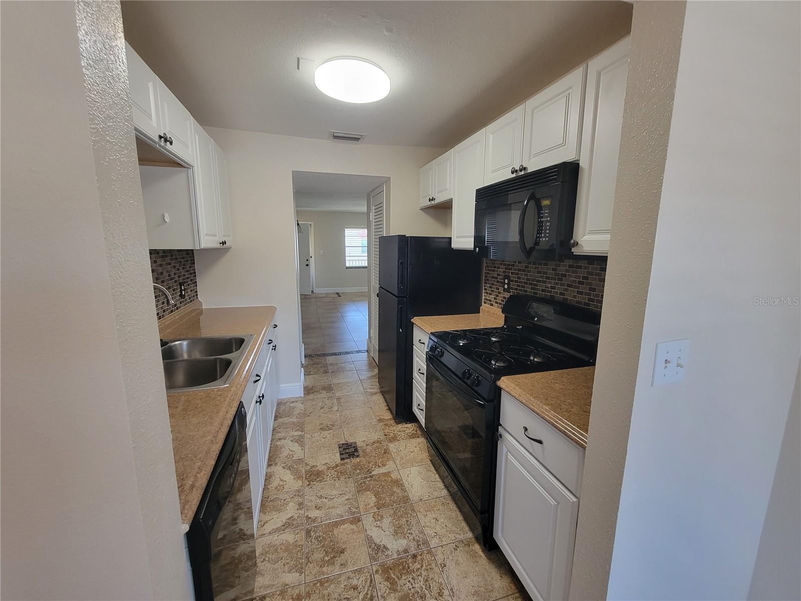 Image 7 of 36 For 10032 65th Avenue N 19