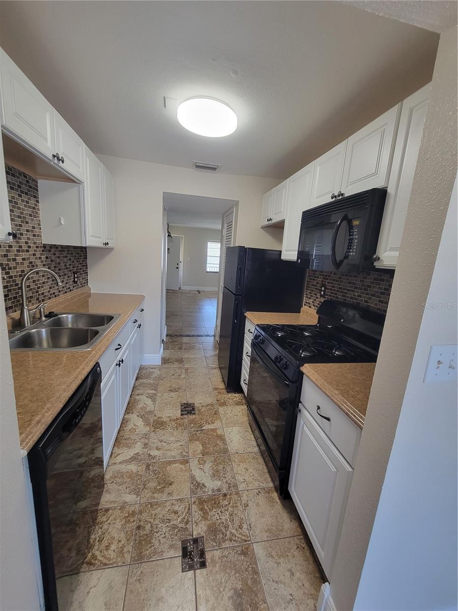 Image 8 of 36 For 10032 65th Avenue N 19