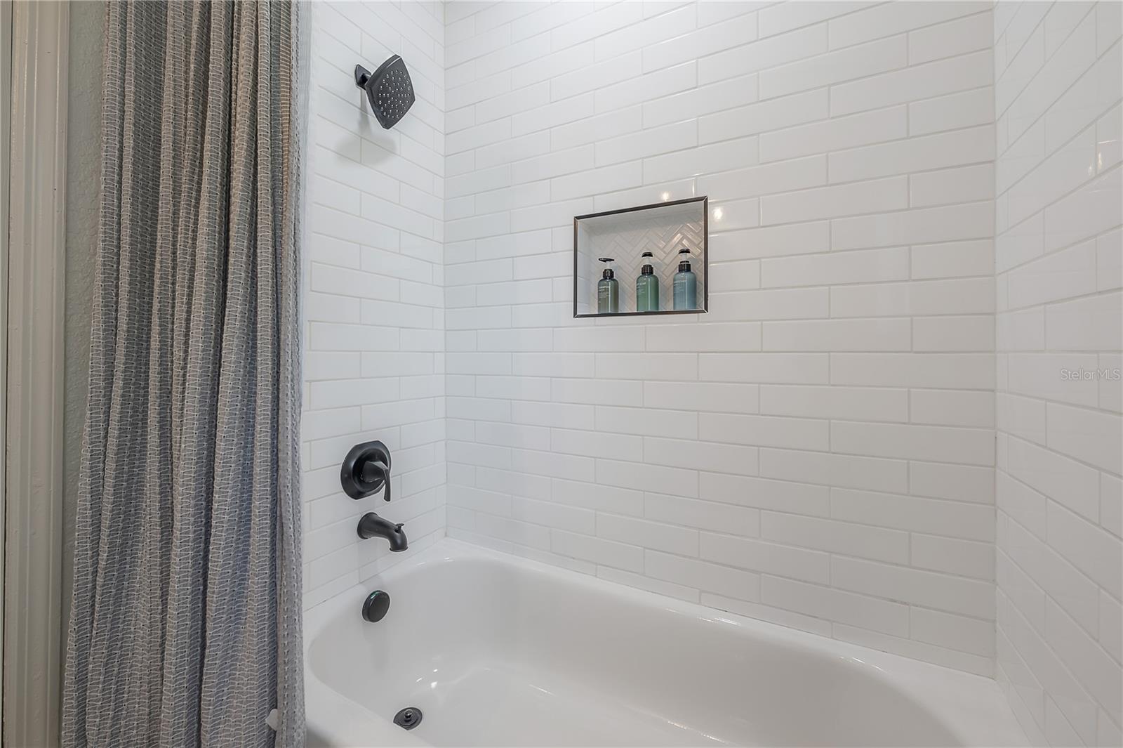 Image 14 of 27 For 611 Highland Avenue
