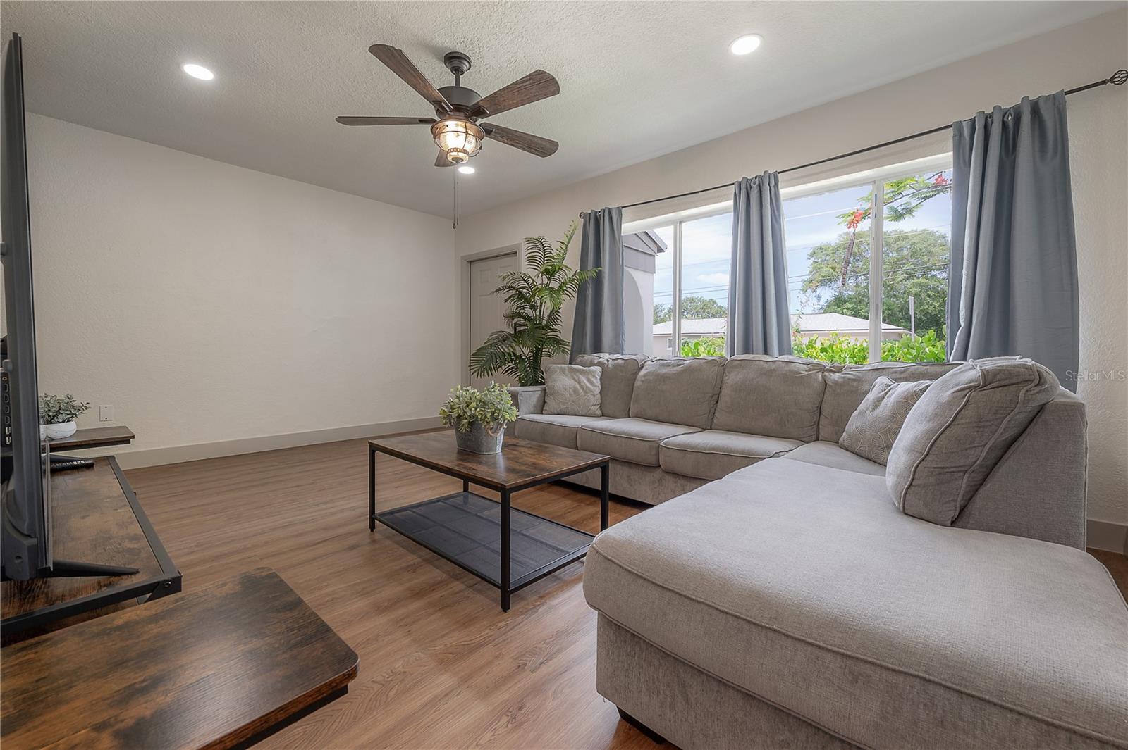 Image 5 of 27 For 611 Highland Avenue