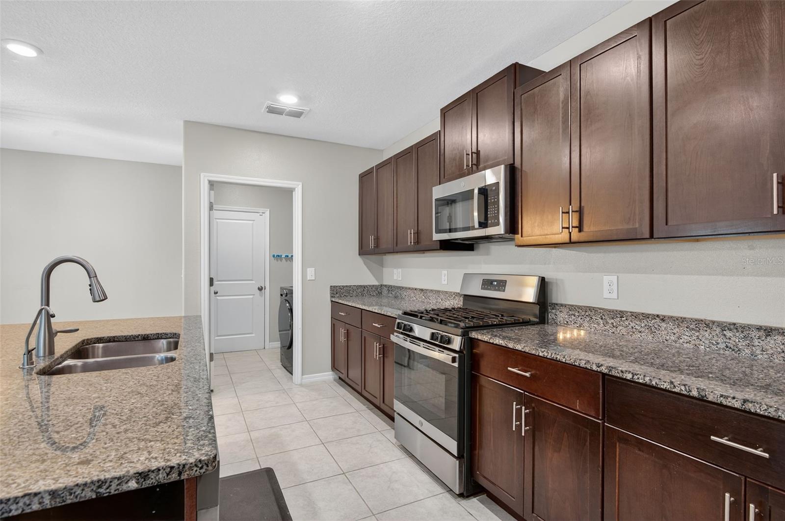 Image 18 of 59 For 9511 Channing Hill Drive