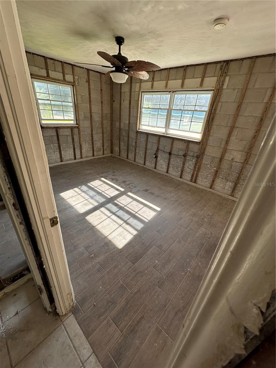Image 12 of 28 For 6415 Werner Avenue