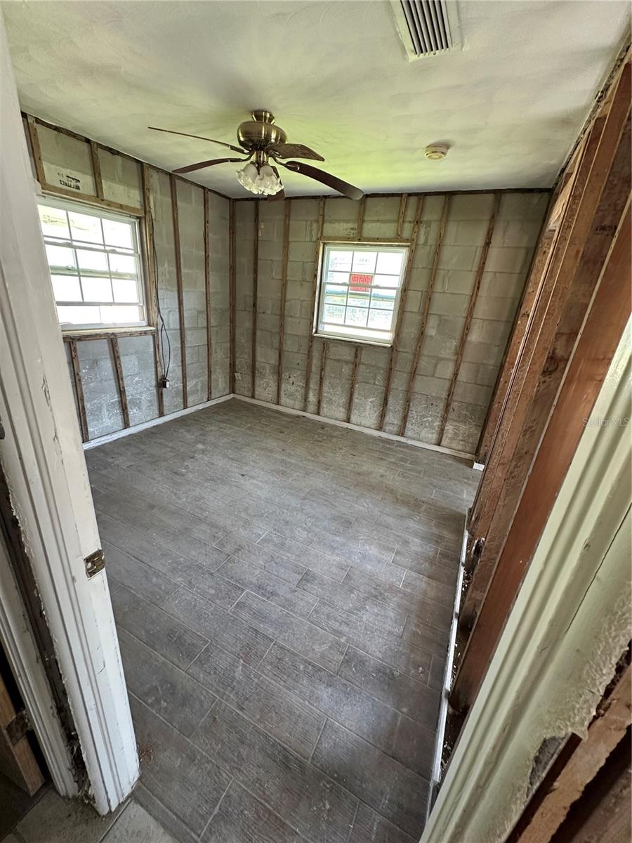 Image 15 of 28 For 6415 Werner Avenue