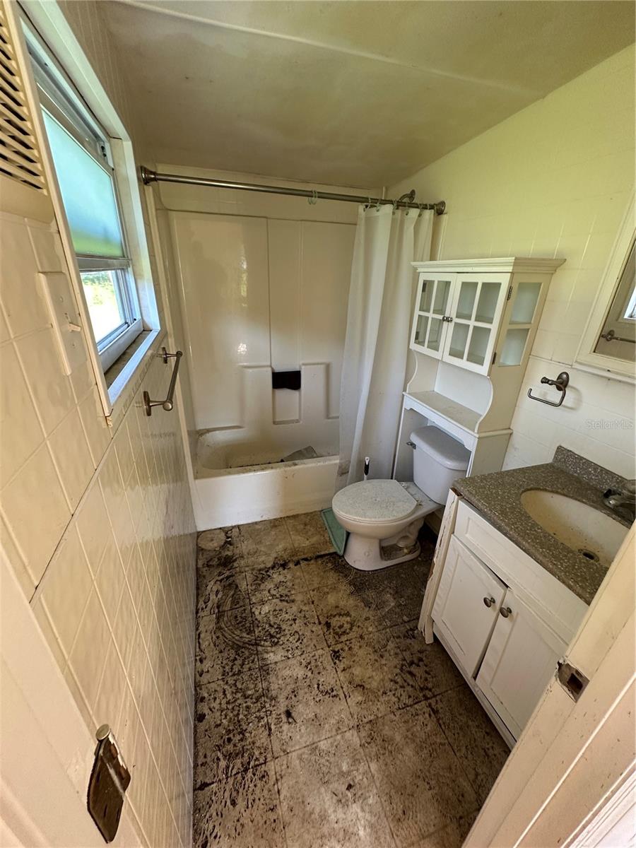 Image 21 of 28 For 6415 Werner Avenue