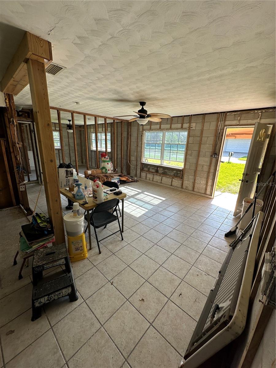 Image 8 of 28 For 6415 Werner Avenue