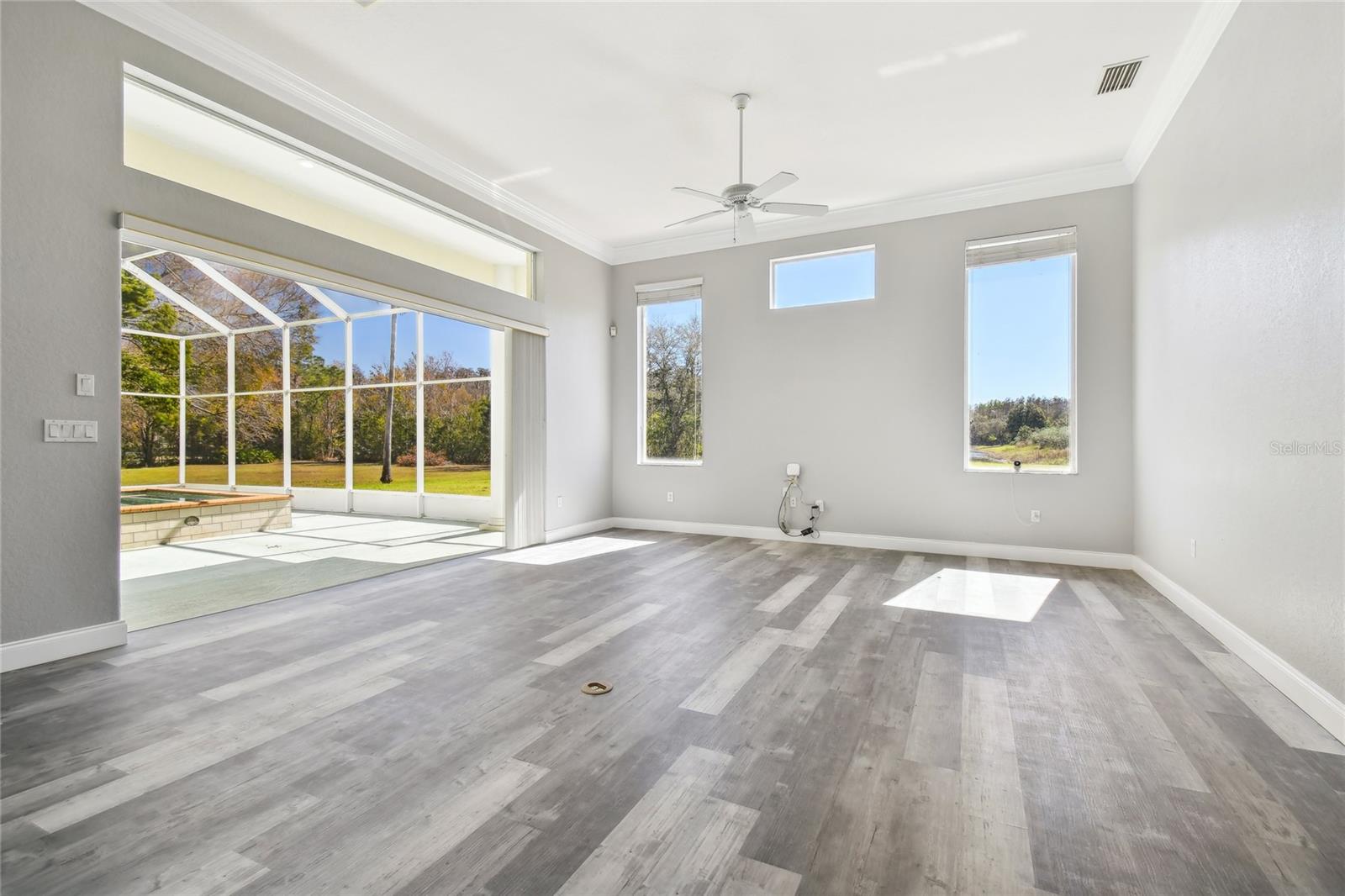 Image 12 of 75 For 6644 Country Club Road