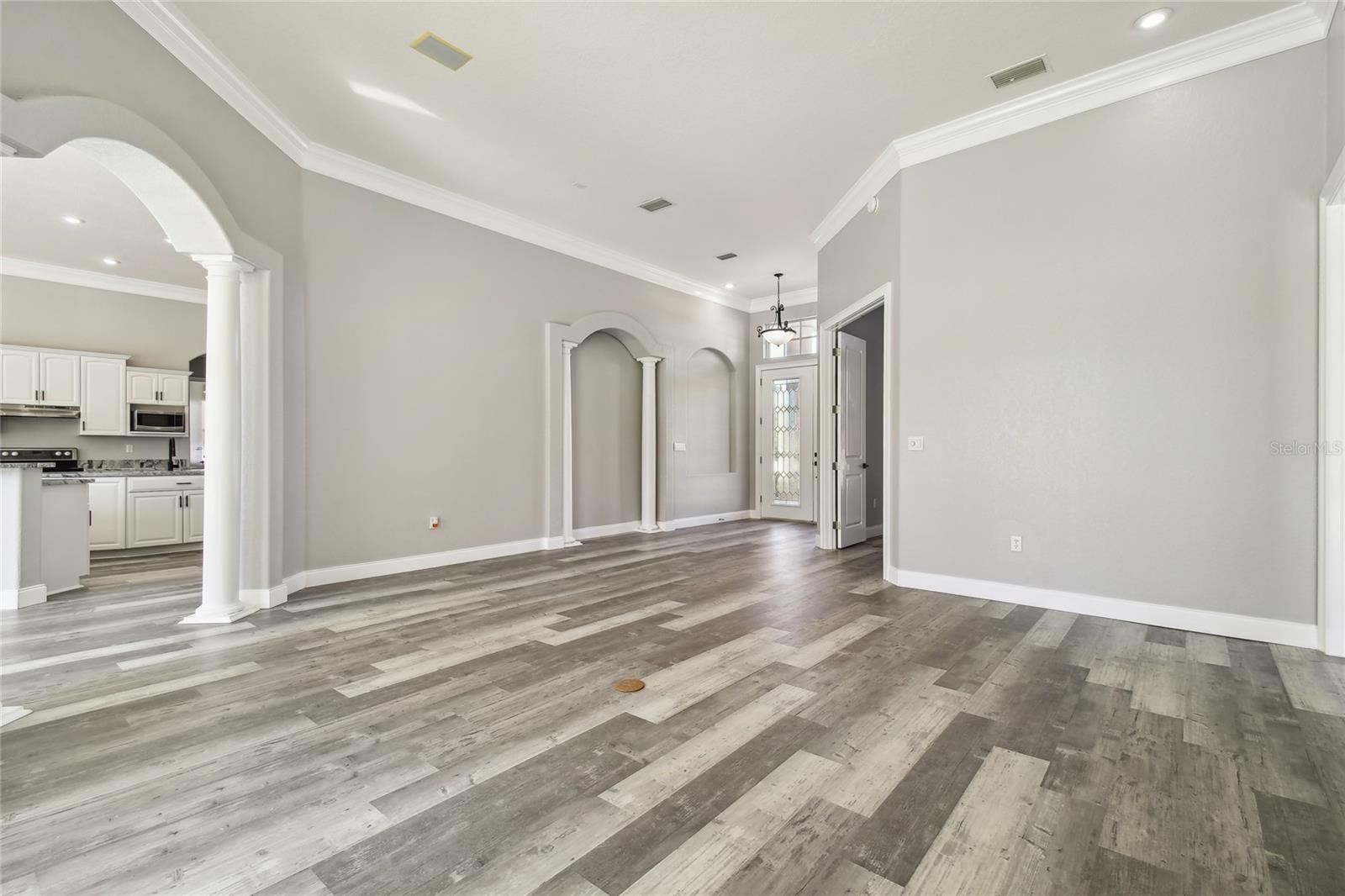 Image 4 of 75 For 6644 Country Club Road