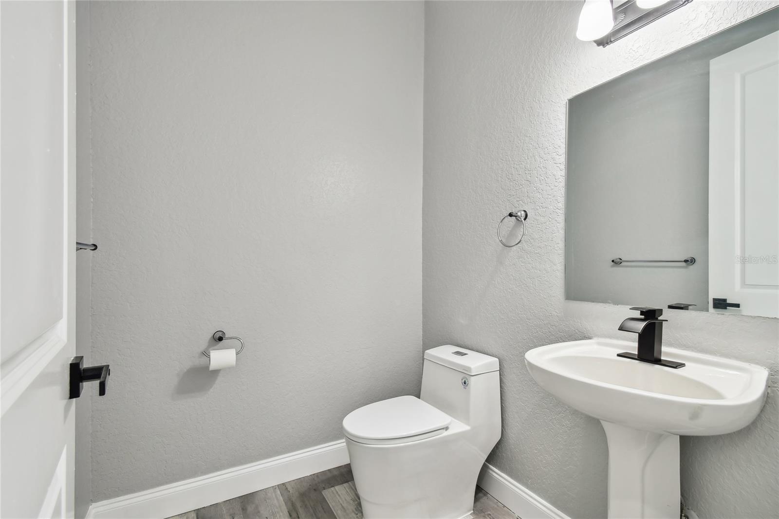 Image 45 of 75 For 6644 Country Club Road