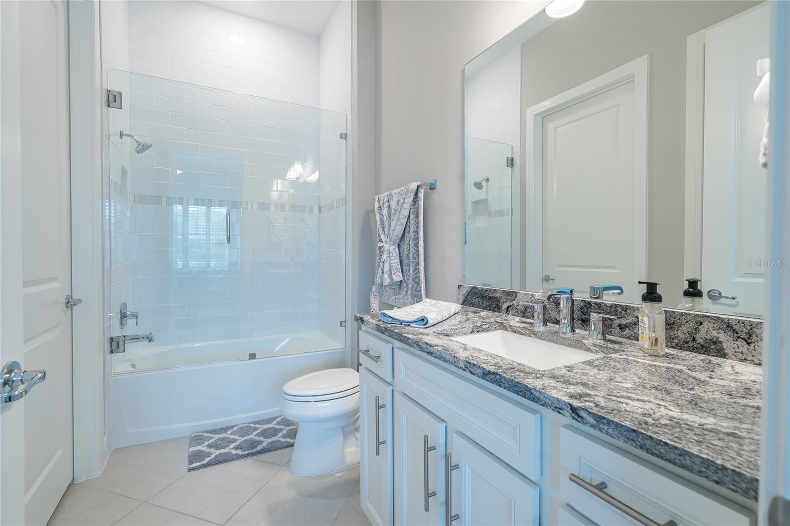 Image 12 of 77 For 18947 Sailors Delight Pass