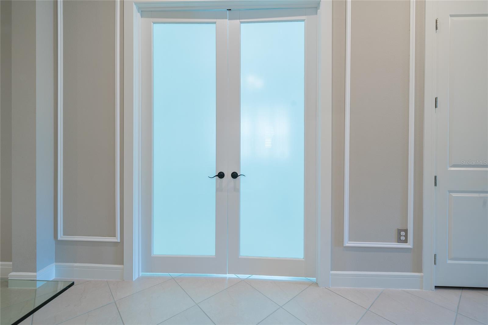 Image 25 of 77 For 18947 Sailors Delight Pass