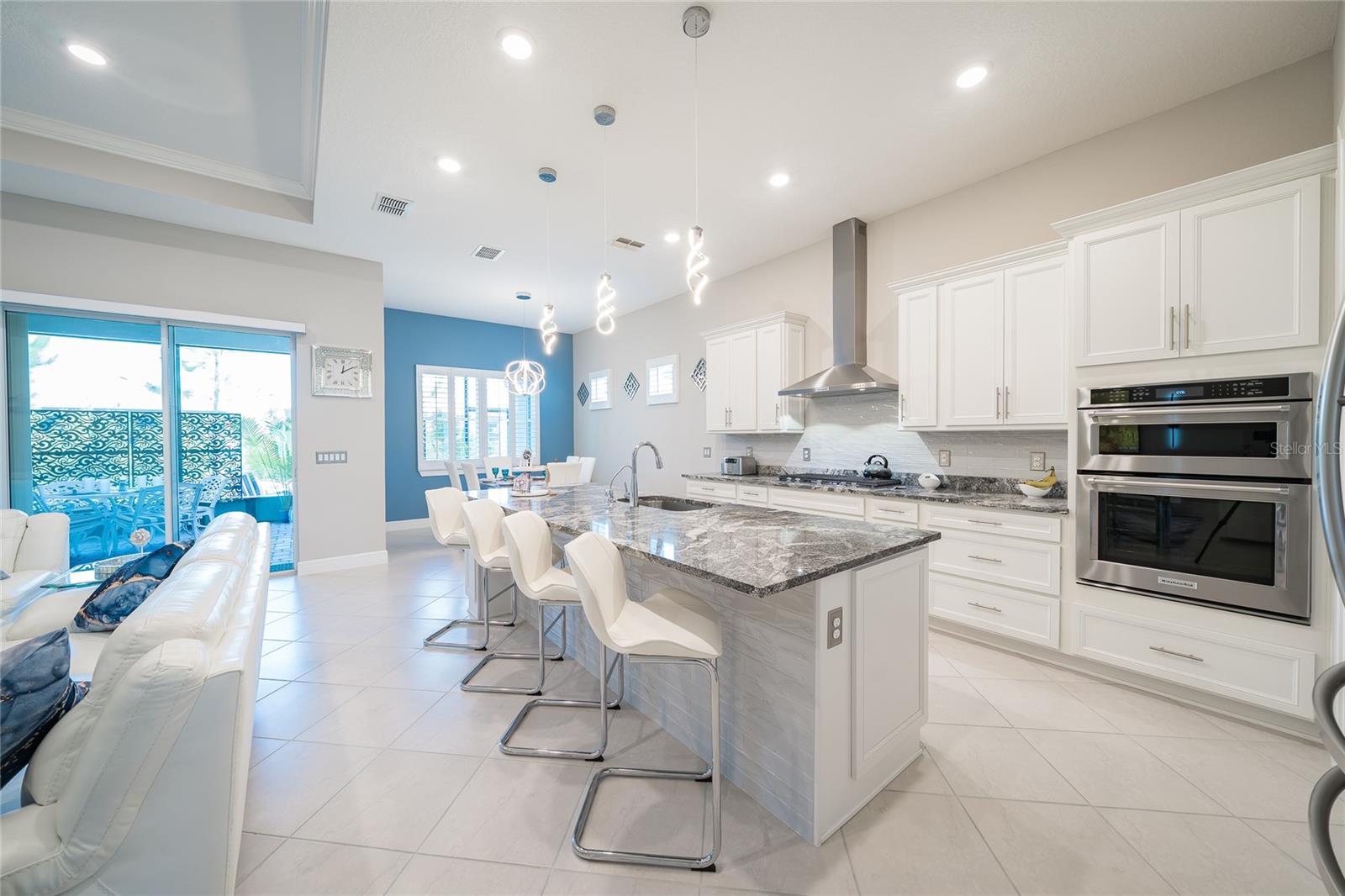 Image 31 of 77 For 18947 Sailors Delight Pass