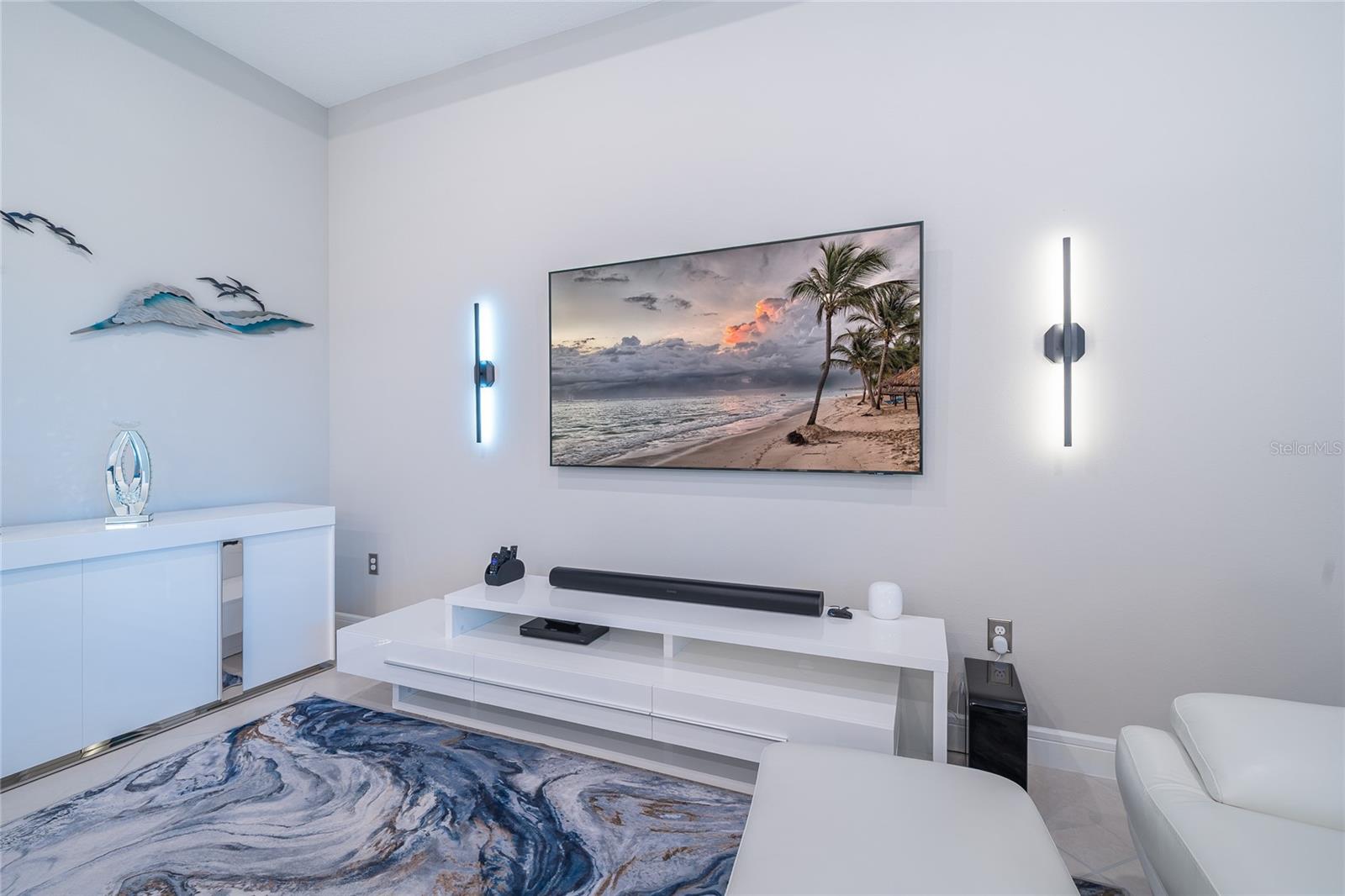 Image 37 of 77 For 18947 Sailors Delight Pass